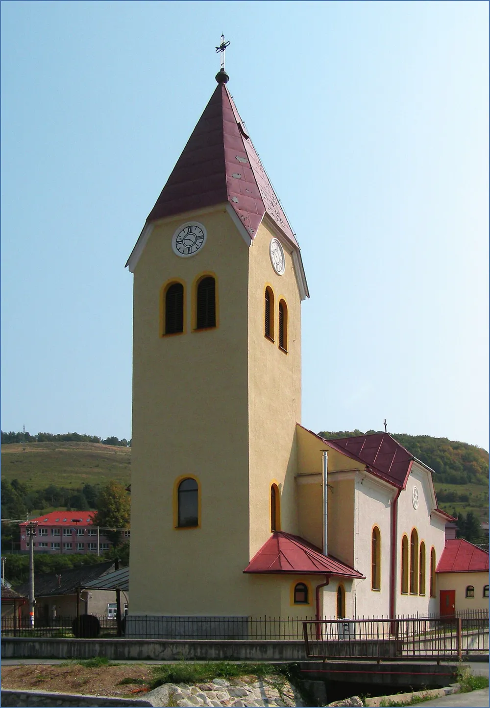 Kostol sv. Michala Archanjela, Veľký Folkmar — exterior