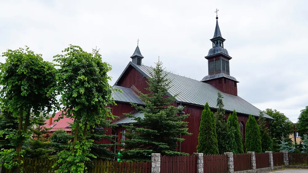 Matki Boskiej Różańcowej, Karsin, Karsin — exterior