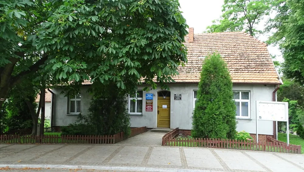Św. Apostołów Piotra i Pawła, Kruszwica, Kruszwica — exterior