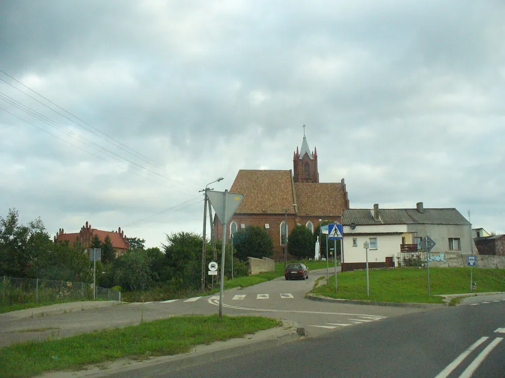 Matki Bożej Królowej Świata, Kisielice, Kisielice — exterior
