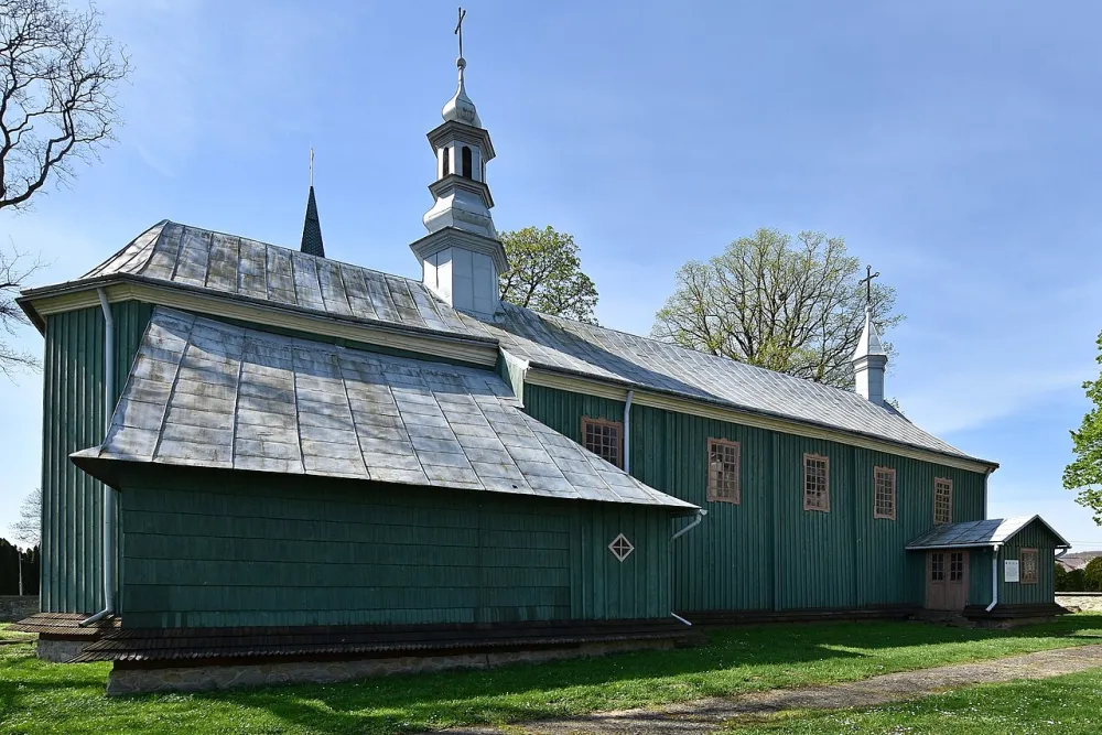 Podwyższenia Krzyża Świętego, Besko, Besko — exterior