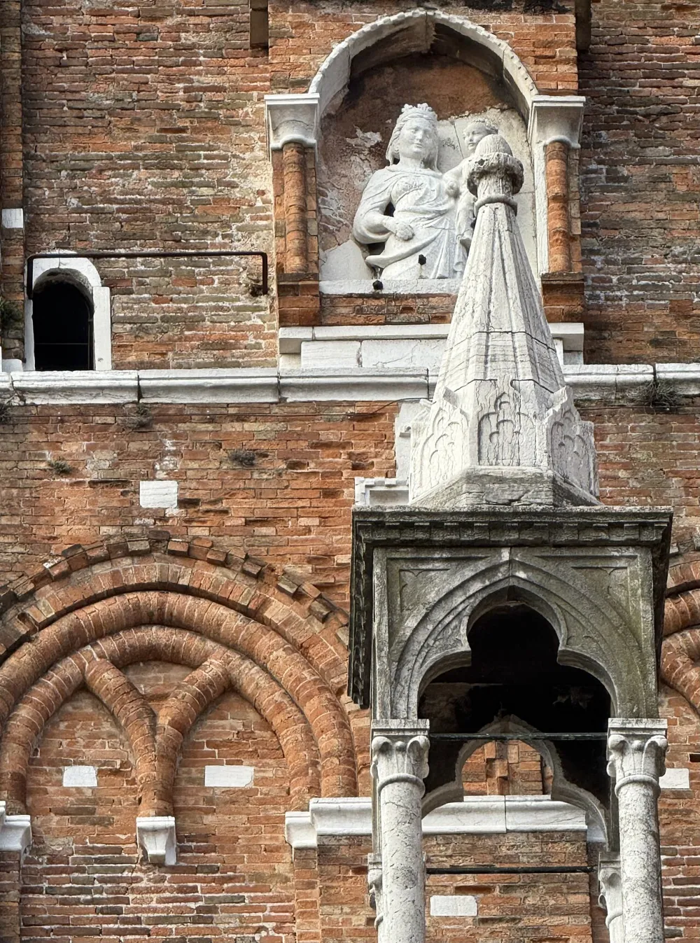 Basilica di Santa Maria Gloriosa dei Frari (Venezia), 3072 Venezia — exterior
