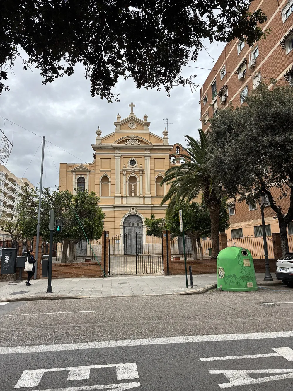 Parroquia de Nuestra Señora del Carmen (Carmelitas Descalzos), Valencia — exterior