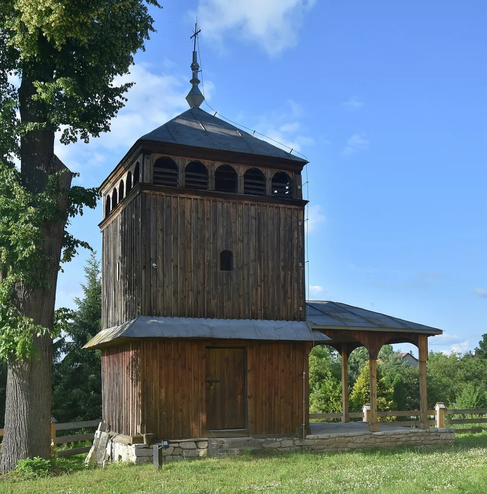 Podwyższenia Krzyża Świętego, Dachnów, Dachnów — exterior