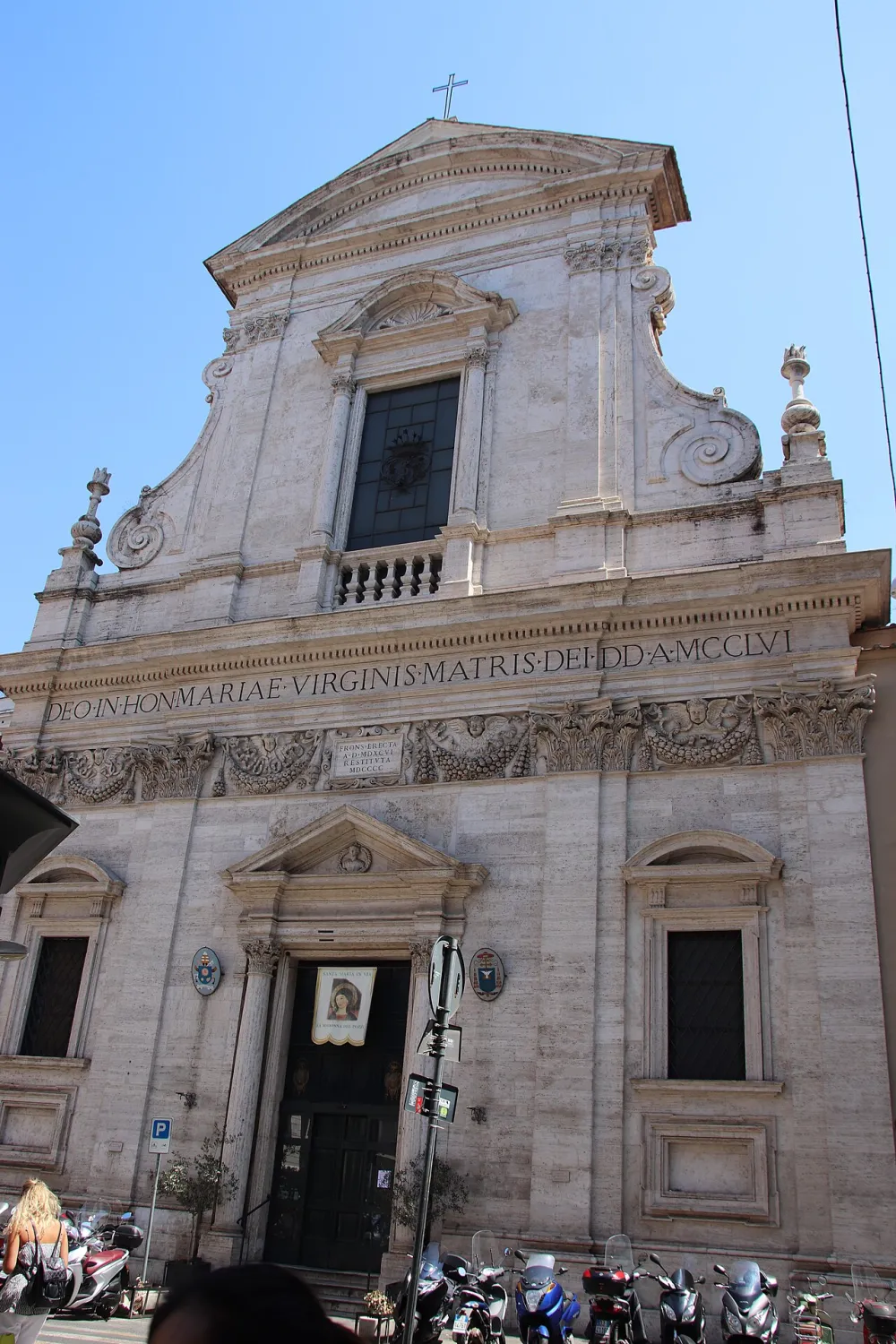 Chiesa di Santa Maria in Via, Roma — exterior