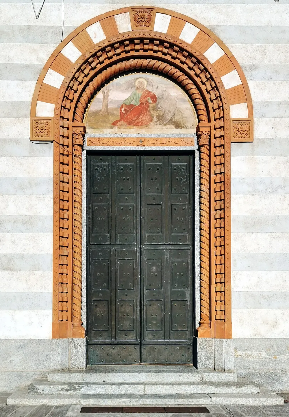Chiesa di San Giovanni Evangelista (Mercallo), Mercallo — exterior
