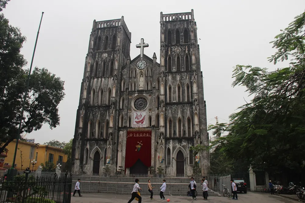St. Joseph's Cathedral (Hanoi), TP Hà Nội — exterior