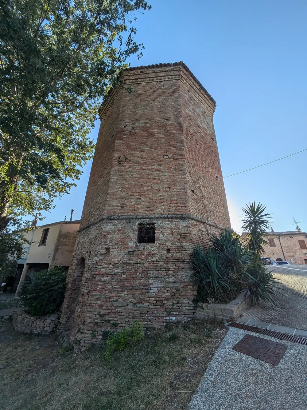 Chiesa di Sant'Anna (Montebello, Orciano di Pesaro), Orciano di Pesaro — exterior