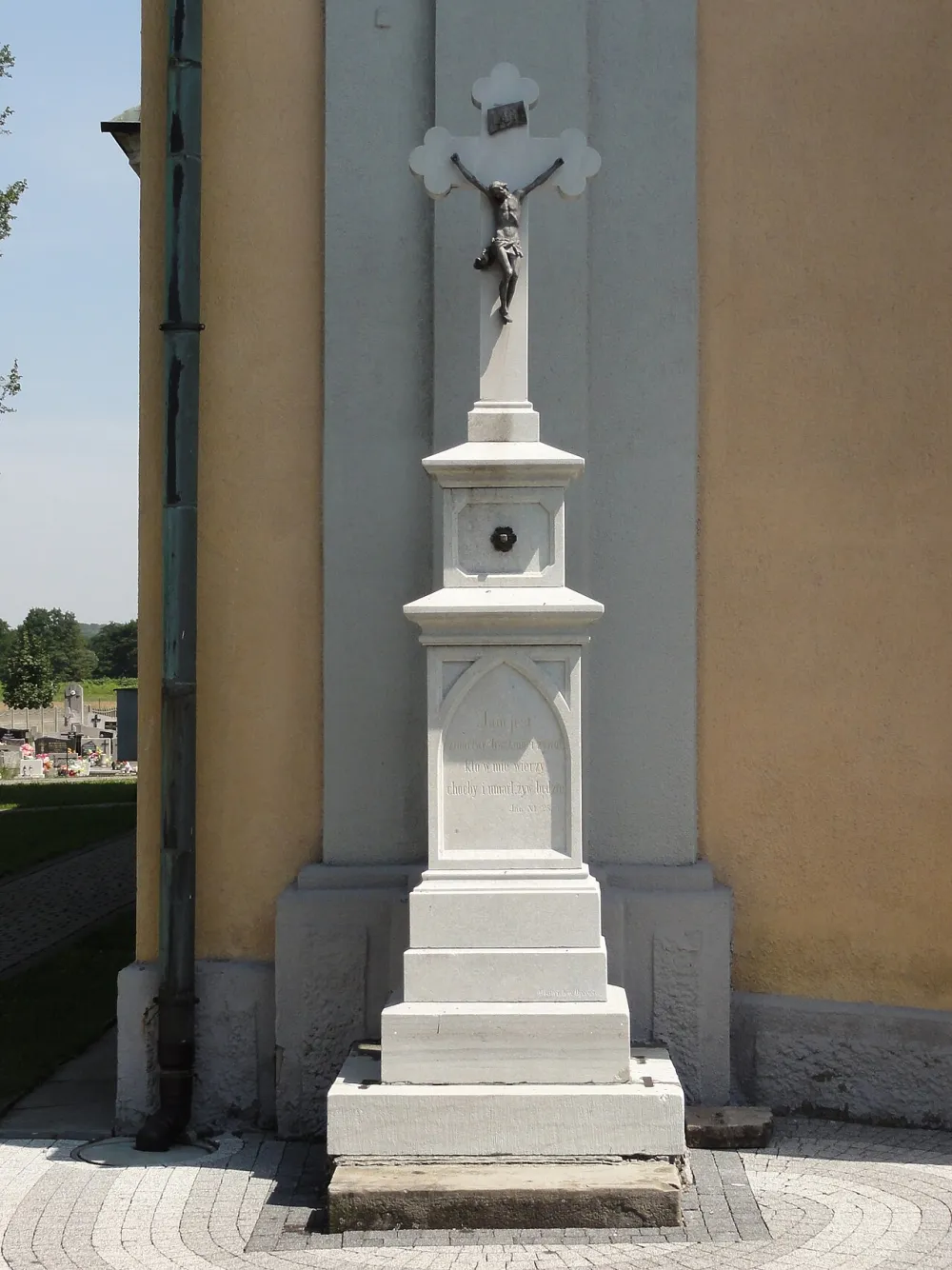 Opatrzności Bożej, Ligota, Ligota — exterior