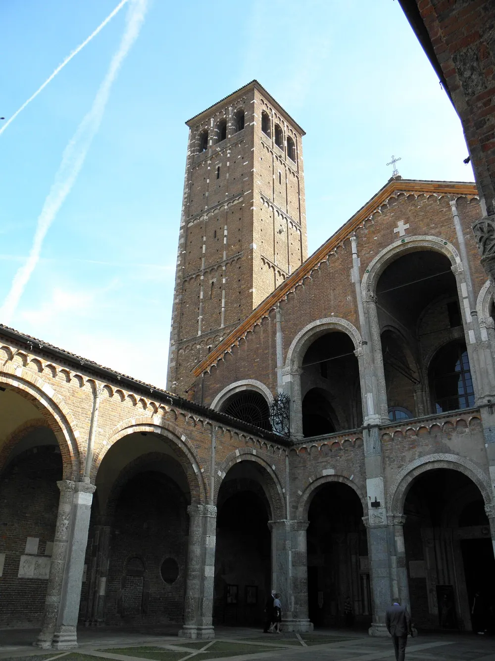 Basilica di Sant'Ambrogio (Milano Centro Storico), Milano — exterior