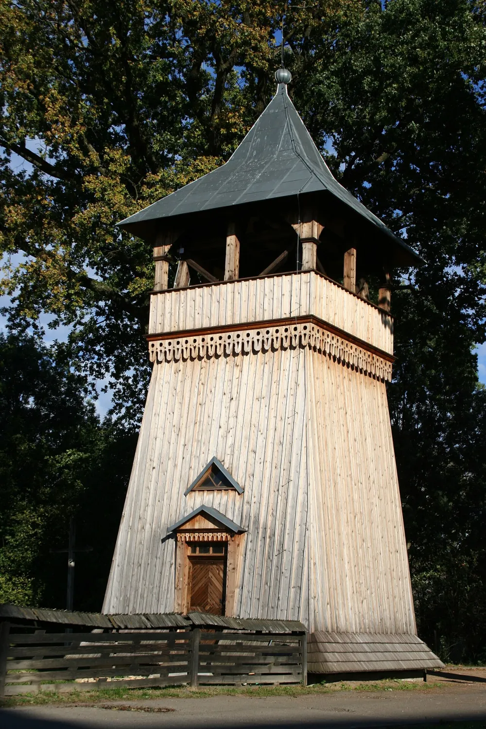 św. Mikołaja Biskupa i Matki Bożej Nieustającej Pomocy, Domaradz, Domaradz — exterior