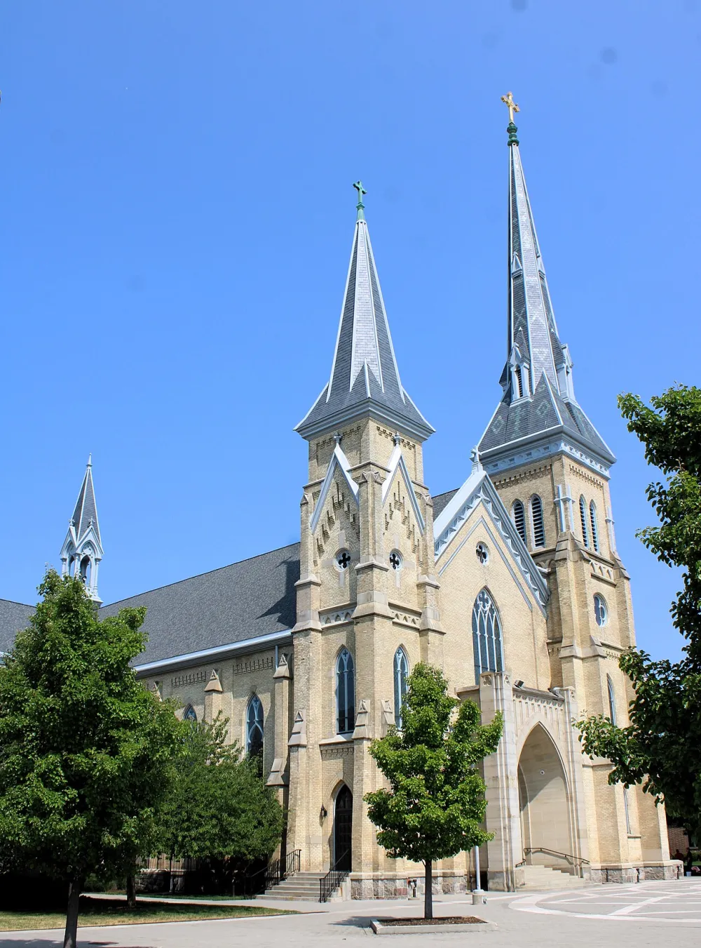 Cathedral of Saint Andrew, Grand Rapids — exterior